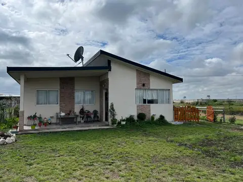 Casa 5 ambientes con 2 baños