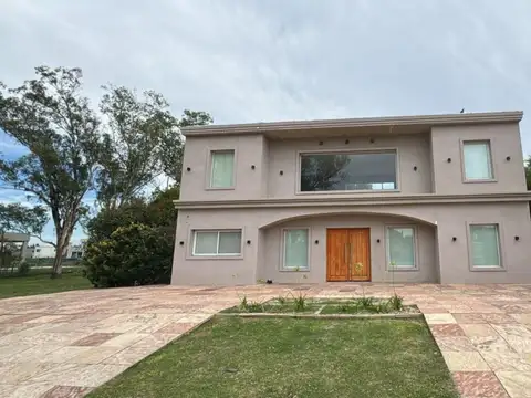 Casa en Venta con 1 cochera