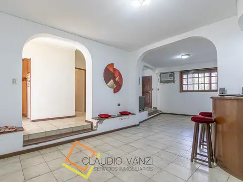 Depto Tipo Casa 4 ambientes con 3 baños