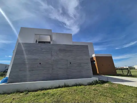 Casa en venta Lote interno Barrio Riberas , Puertos del Lago