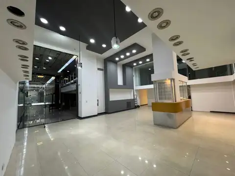 Local en Venta Via Pública