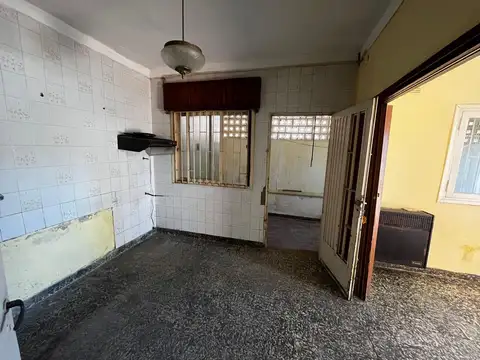 Casa 4 ambientes con 1 baño