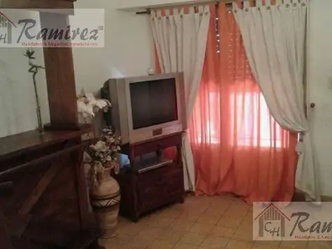 Casa 4 ambientes con 1 baño