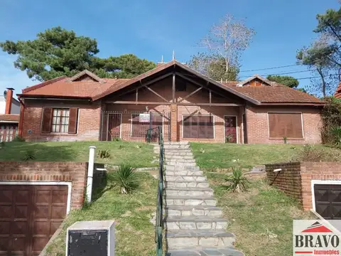 Paseo 137 e/ Avenida 6 y 7 100