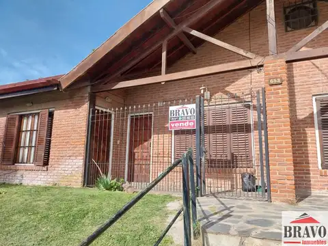 Dúplex en venta de 2 dormitorios c/ cochera en Zona Sur