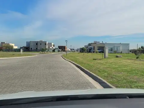 VENTA LOTE HUDSON, BARRIO PUEBLOS DEL PLATA.