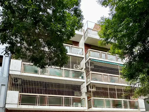 VILLA DEVOTO-Departamento de 3 ambientes con dependencia de servicio.