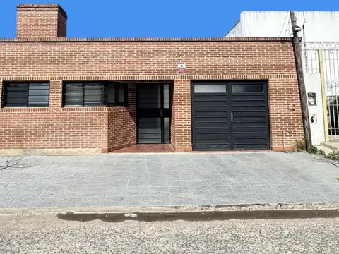 Casa en Venta en La Plata [Cod: 851]