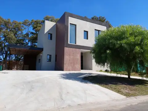 Casa  en Venta en Santa Elena, Pilar del Este, Pilar