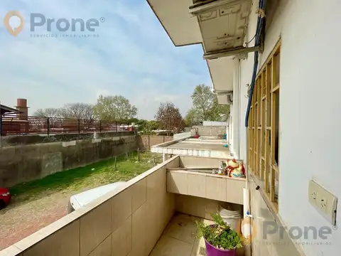 Local en Carcaraña con casa de 5 dormitorios