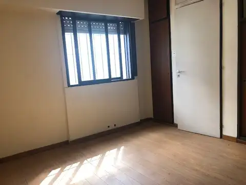 Depto Tipo Casa en Venta en Villa del Parque, USD 139.000