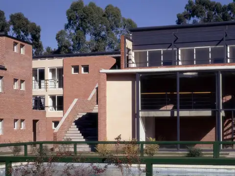 Local en venta en Apartamentos Del Campus - Pilar