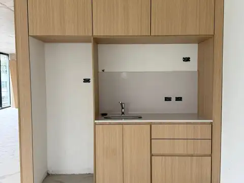 Oficina en Alquiler en Barrio Parque Leloir, USD 1.500