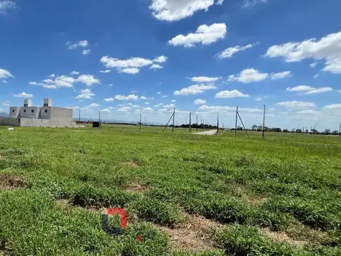 LOTE EN CUESTAS DE MANANTIALES