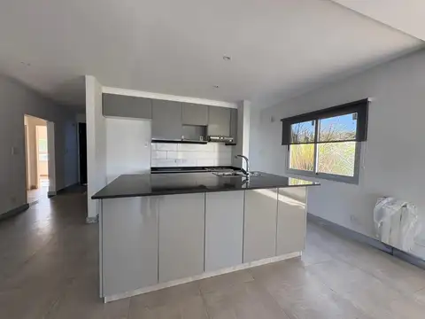 Casa 5 ambientes con 4 baños