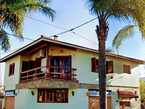 Casa en Venta en Gonnet [Cod: 496]