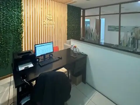 Oficina 7 ambientes con 2 baños