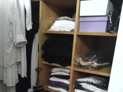 Chalet en 1 planta, 3 dormitorios, 2 baños, patio, cochera. La Lucila.