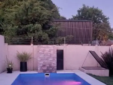 Casa 5 ambientes con 1 baño