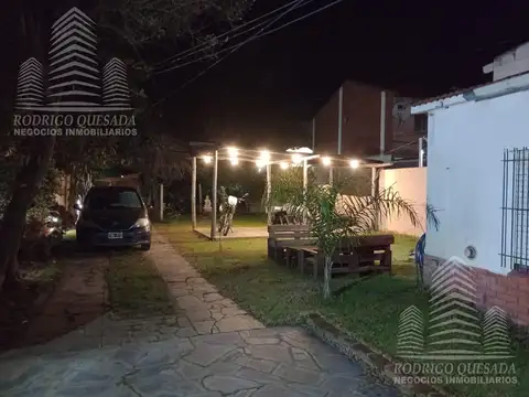 Casa 5 ambientes con 2 baños