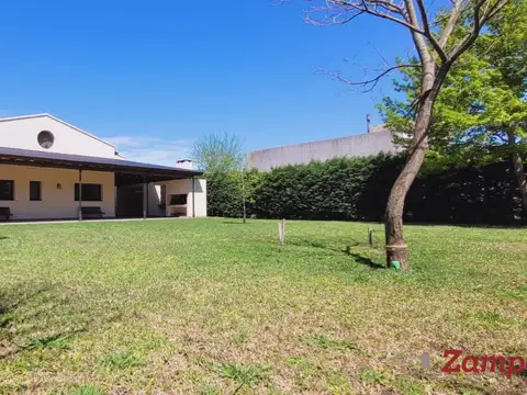 Venta de casa 3 ambientes con hangar en el Aero Country Club General Rodriguez