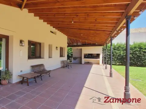 Casa en Venta en Aero Country Club, USD 330.000