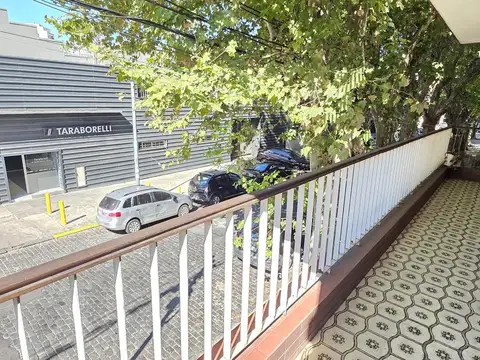 VENTA CASA DE 5 AMB MÁS GALPON CON COCHERAS EN VILLA GENERAL MITRE