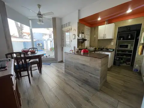 Casa 5 ambientes con 3 baños