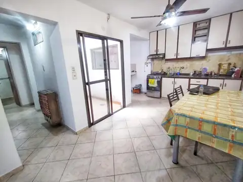 PH 7 ambientes, 3 dormitorios, quincho, terraza en Echesortu