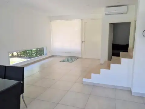 Casa en Alquiler Temporal en Los Lagos 4 dormitorios, Nordelta 100