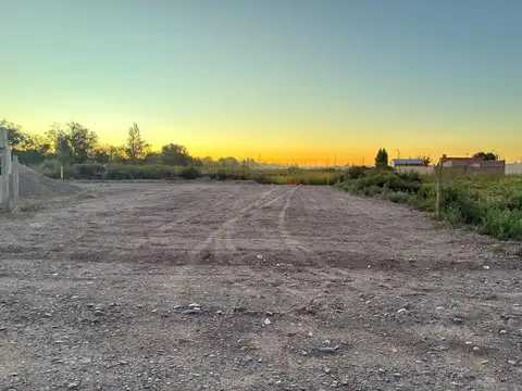 VENTA DE TERRENO - BARRIO LOS CIPRESES.