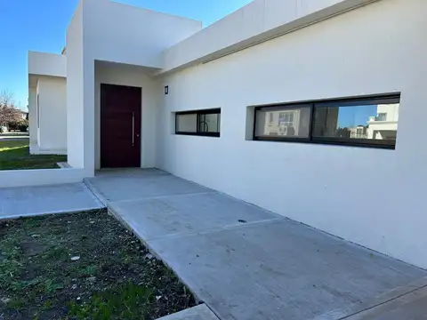 Venta Casa 5 amb en Altos de Campo Grande 100
