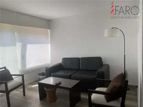 Alquiler en península.Balcón con vista al mar