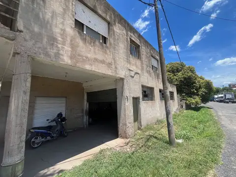 Avenida Eva Perón 300