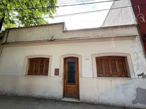 CASA VENTA A RECICLAR 3 DORMITORIOS COCHERA