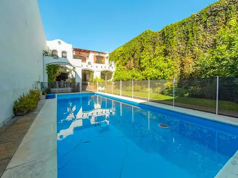 VENTA CASA  4 DORMITORIOS  CON GRAN PARQUE  PILETA Y QUINCHO