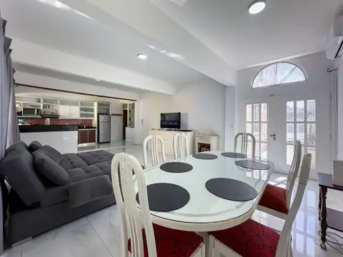 CASA EN VENTA MONTE GRANDE 3 AMBIENTES CON PILETA