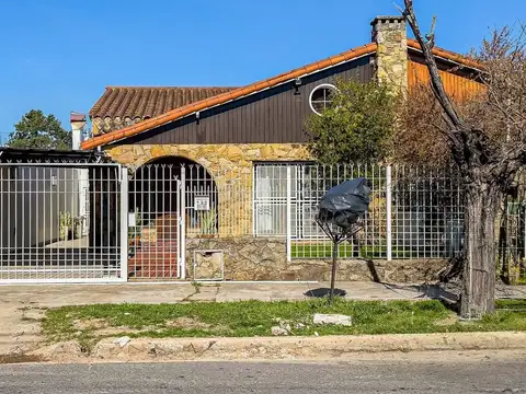 Casa en Venta en Monte Grande, USD 140.000