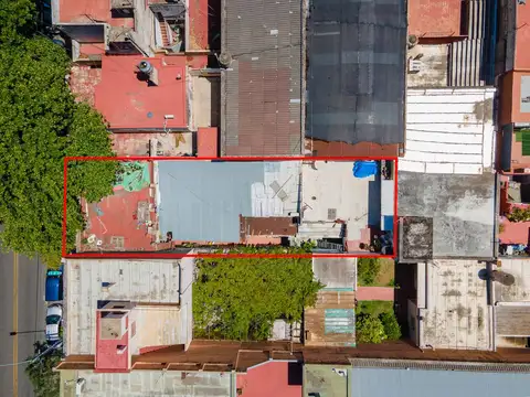 Venta en bloque de 3 Departamentos y un local en Pompeya