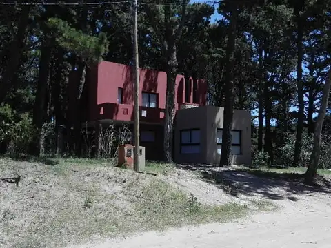 Magallanes 100, Piso PB