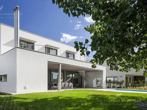 Casa 4 ambientes con 4 baños