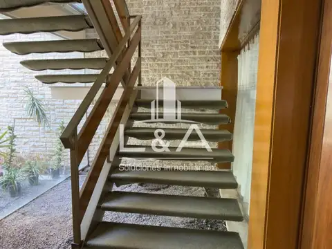 EN VENTA CASA CON LOCAL COMERCIAL EN EL CENTRO