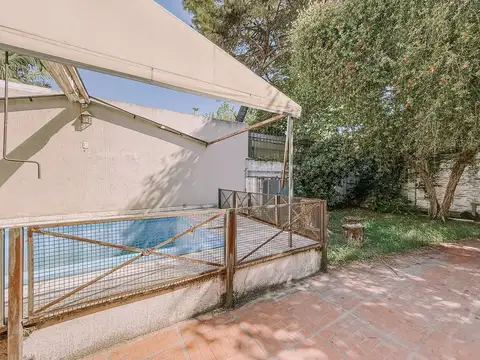 Casa en Venta con 3 cocheras