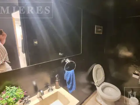 210 m2 en  Gran Local mas anexo y cocheras en Venta en Martínez