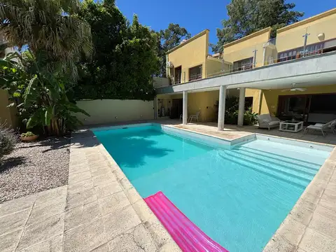 Casa en Alquiler Temporario en City Bell [Cod: 606]