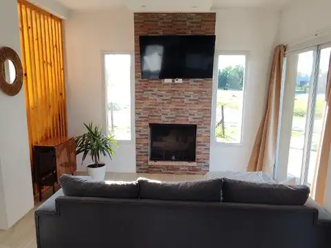 Casa 4 ambientes con 3 baños