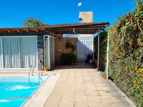 Casa 2 ambientes con 1 baño