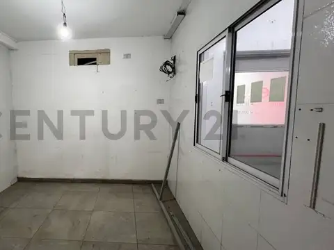 Bernardo de Irigoyen 1100, Piso 0