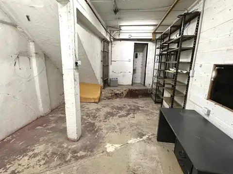 GALPON/ DEPOSITO CON ENTRADA VEHICULAR EN PLENO VILLA CRESPO