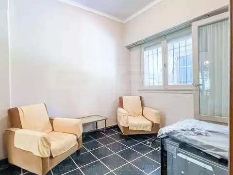 Chacabuco al 2900 entre Dorrego y Roque Saenz Peña